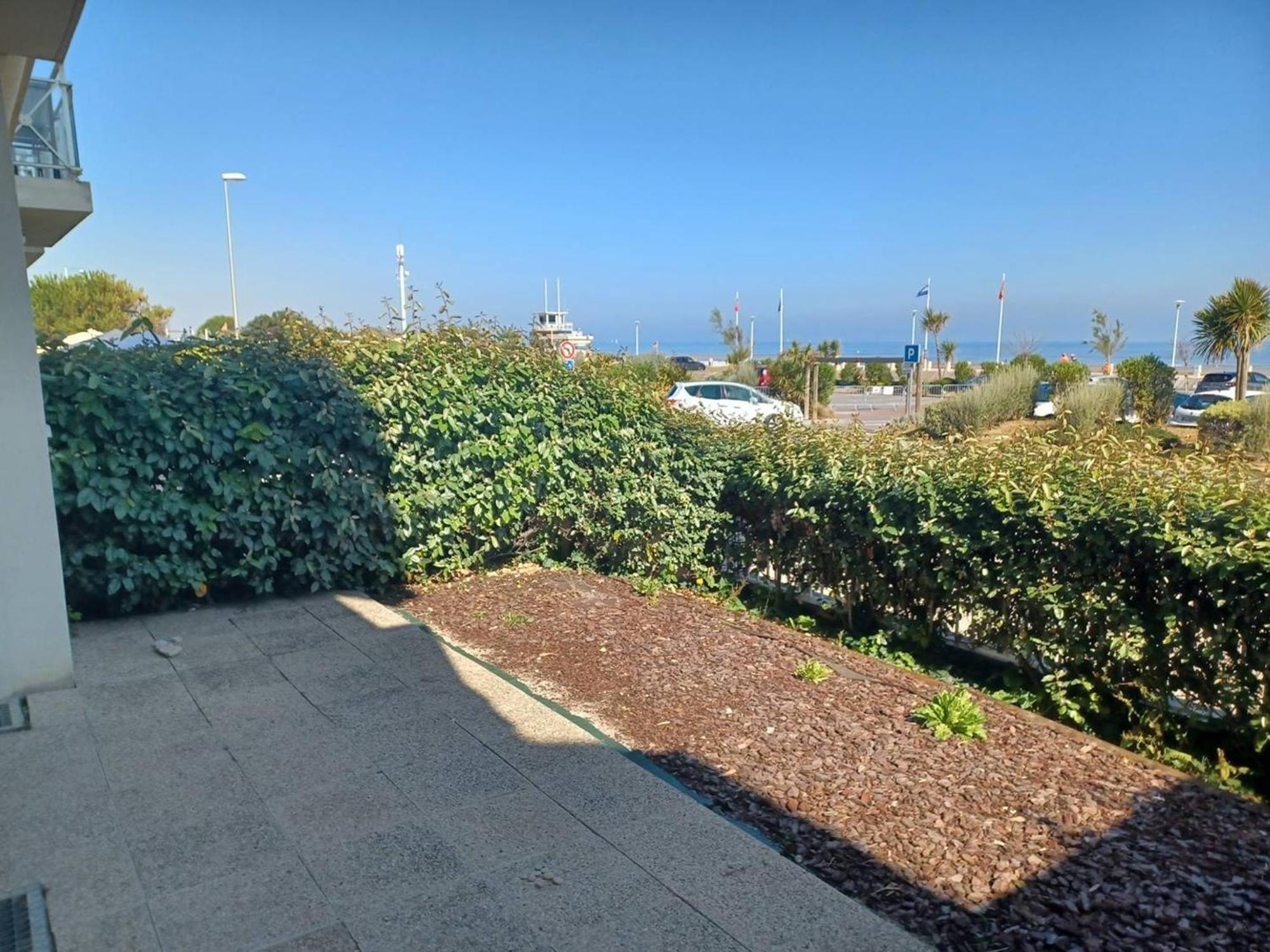 Appartement Rez-De-Jardin, Front De Mer, 4 Pers, Calme, Wifi Gratuit - Fr-1-465-46 Merville-Franceville-Plage Exterior foto